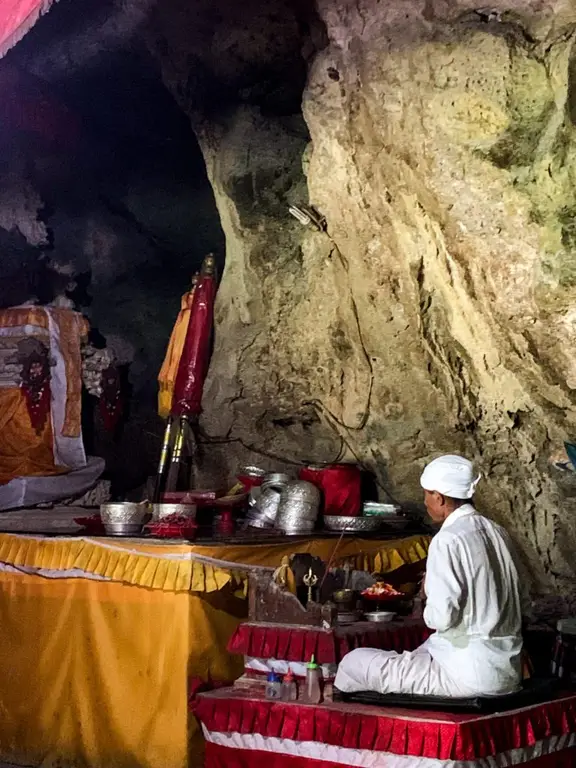 Goa Giri Putri Temple, Nusa Penida