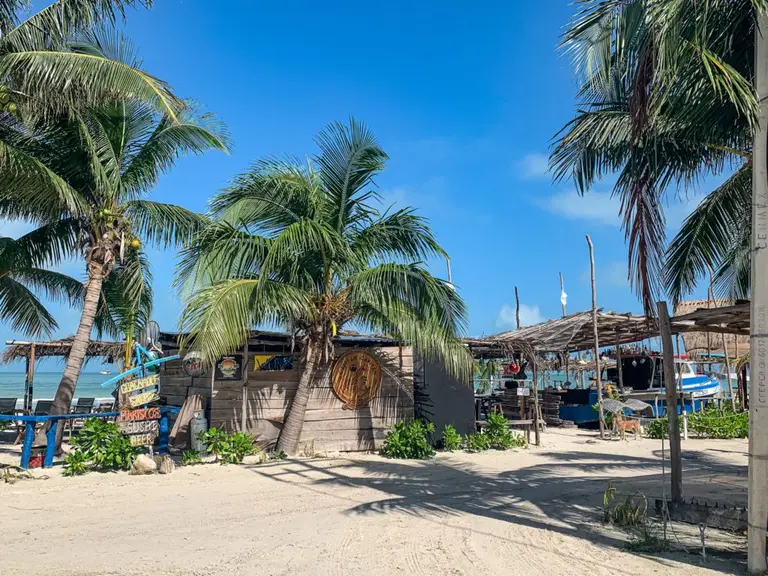 Capitan Capitan Isla Holbox, Mexico