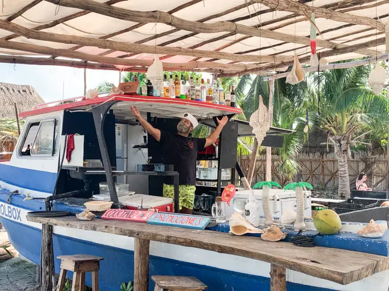 Capitan Capitan Isla Holbox, Mexico