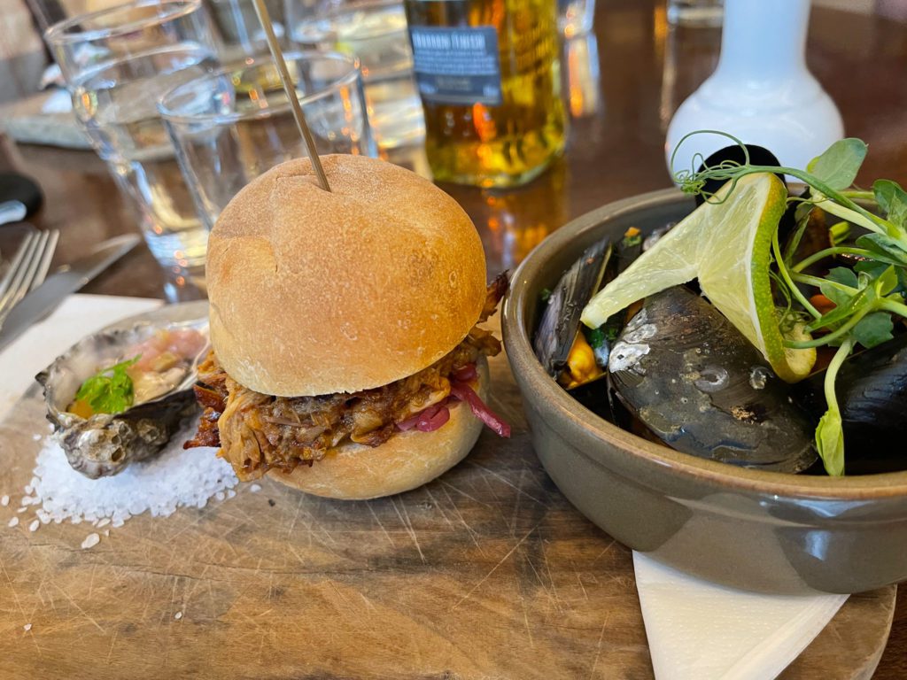 Irish Food and Whiskey Tour Galway
Oysters, Mussels and Sliders at Tigh Neachtain