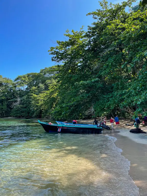 Snorkeling & fishing in Costa Rica