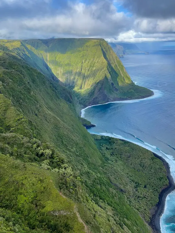 Molokai Coastline from Maui Helicopter Tour