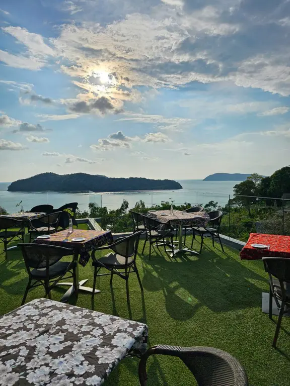 Ambong Ambong Resort Langkawi - Rimba Sky Rooftop Bar