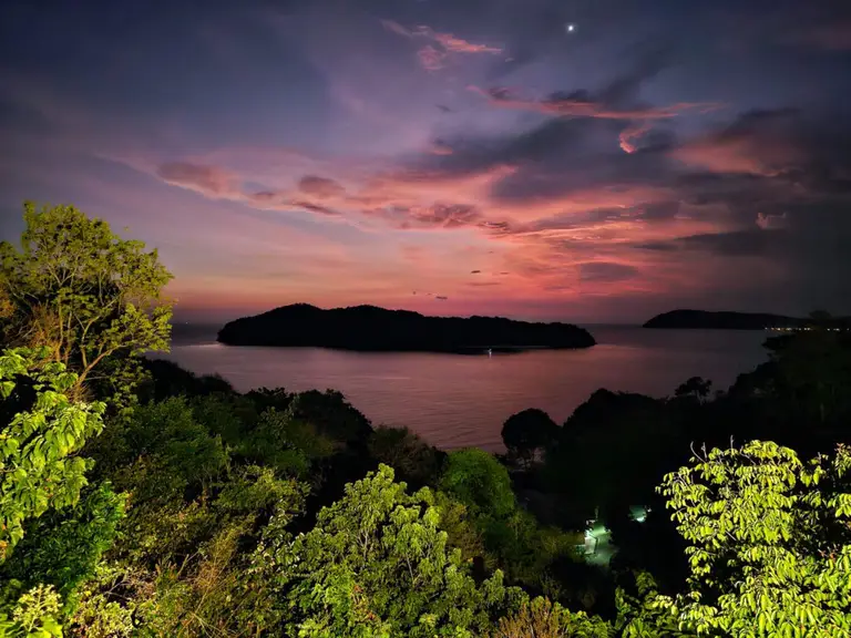 Ambong Ambong Resort Langkawi - Rimba Sky Rooftop Bar Sunset