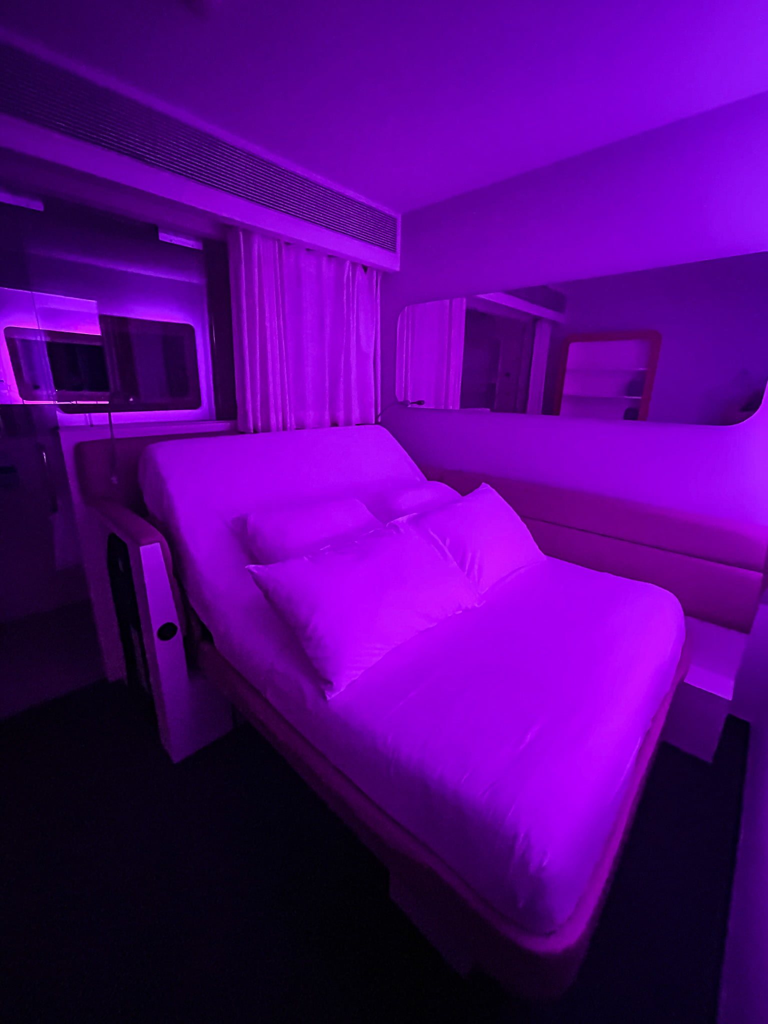 YotelChangiAirport Sisbehaving