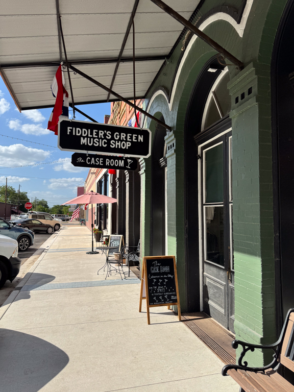 The Case Room
Lockhart, TX